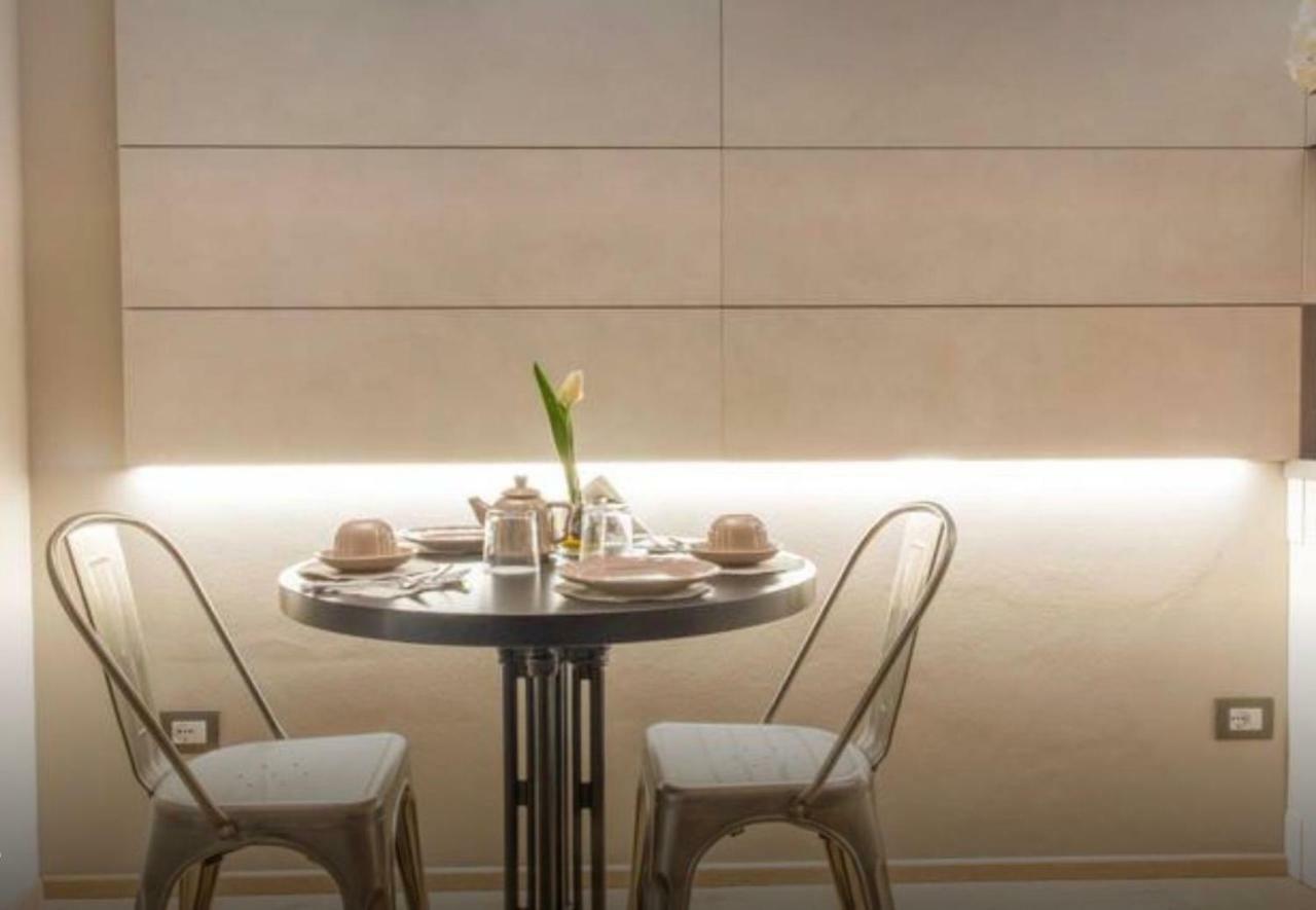 Accademia 21 Bed & Breakfast มานโตวา ภายนอก รูปภาพ