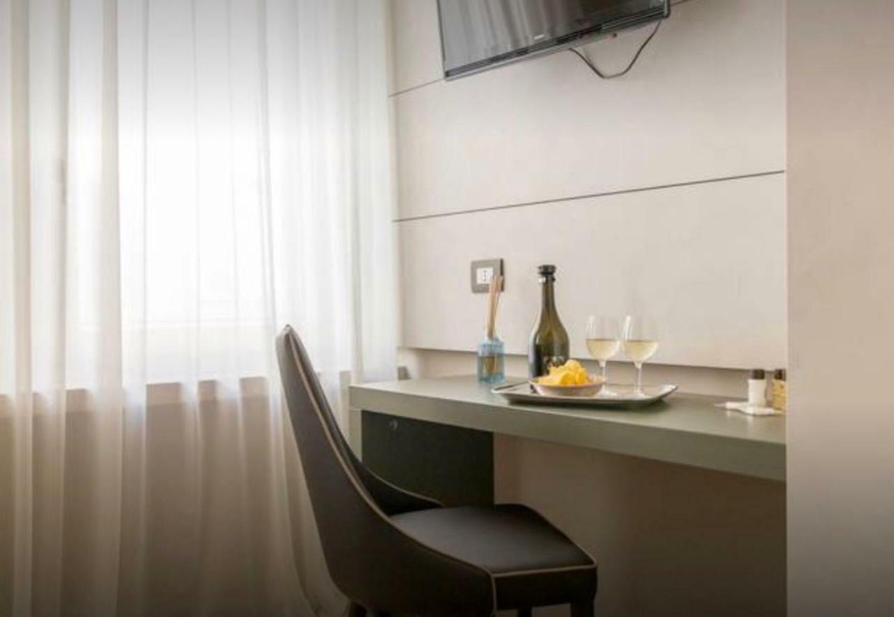 Accademia 21 Bed & Breakfast มานโตวา ภายนอก รูปภาพ