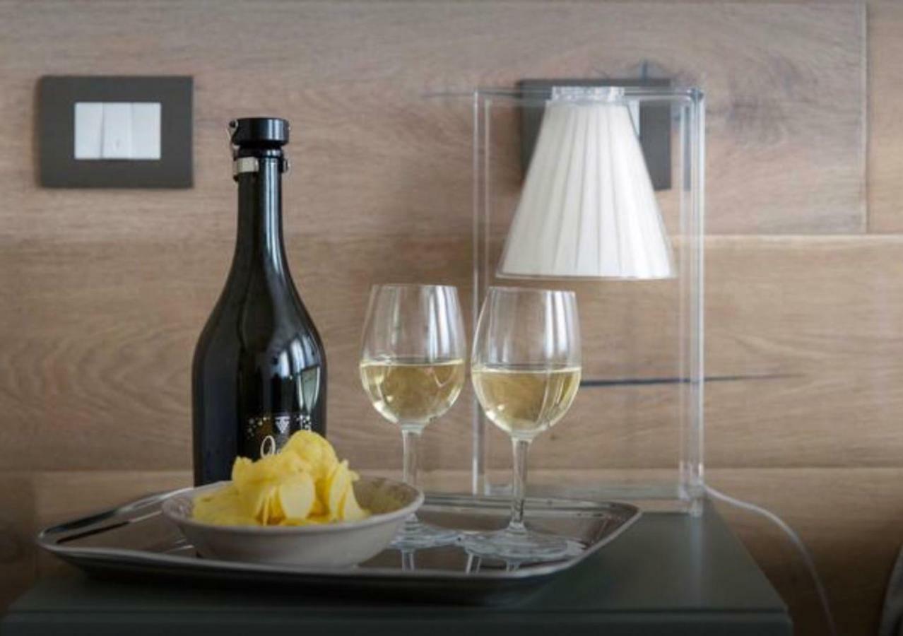 Accademia 21 Bed & Breakfast มานโตวา ภายนอก รูปภาพ