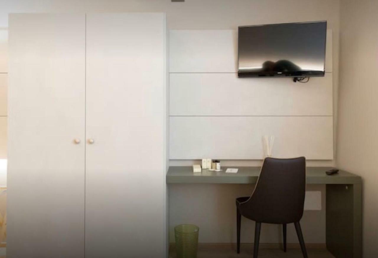 Accademia 21 Bed & Breakfast มานโตวา ภายนอก รูปภาพ
